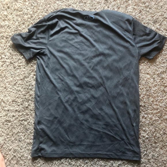 Grey Under Armour T-shirt - Picture 2 of 2